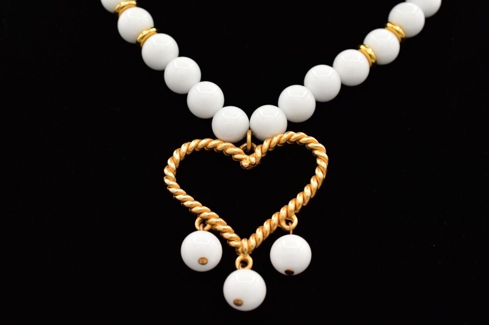Deja Heart Collar Necklace Chunky White Beaded Brushed Gold Bold Signed BinA17